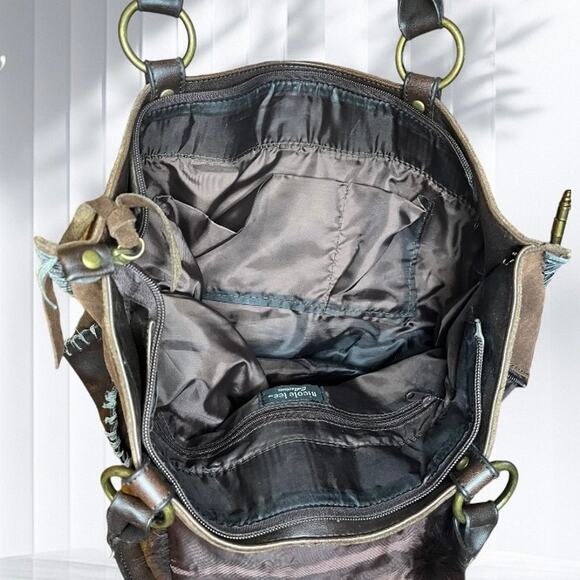 Nicole Lee Boho Suede, Leather, and Fur Shoulder bag. 18” x 10” x 5” - Picture 4 of 6